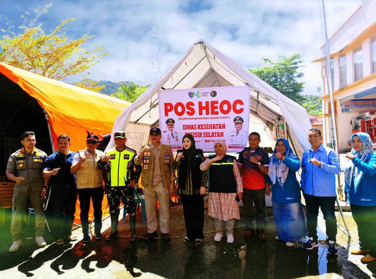 Kunjungan Bupati Pesisir Selatan Ke Pos HOEC Dinas Kesehatan